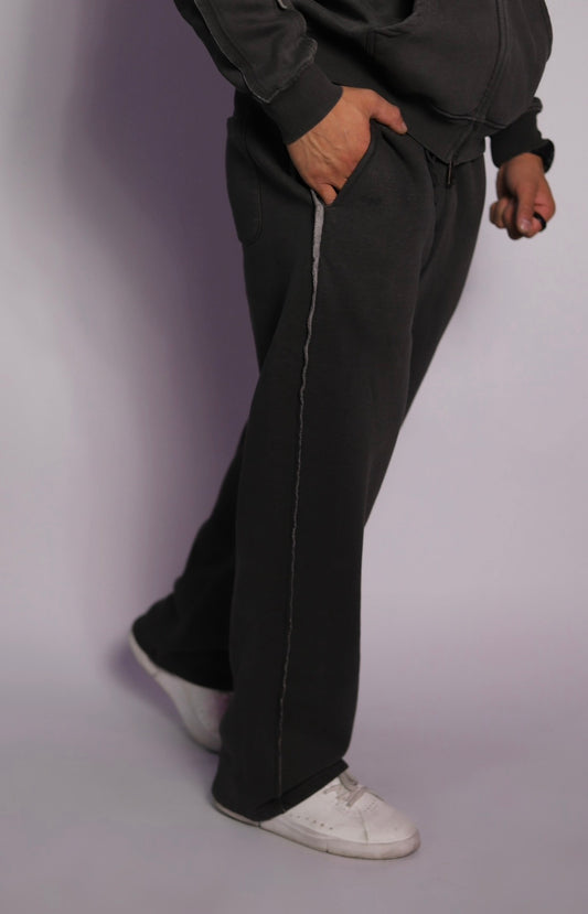 𝗘̘̚𝗿̘̚𝗿̘̚𝗼̘̚𝗿̘̚ 𝟰̘̚𝟬̘̚𝟰̘̚: Dawn - Fatal Error Set in Smoke